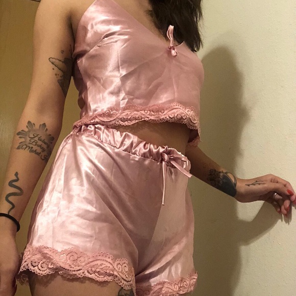 FashionNova pink pajama shorts set, xs. - Picture 2 of 3